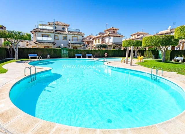 2 soveværelse Rækkehus til salg i Punta Prima, Torrevieja med swimmingpool - € 269.000 (Ref: 9691498)