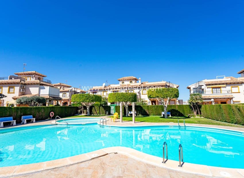 2 bedroom Terraced Villa for sale in Punta Prima with pool - € 249,000 (Ref: 9691498)