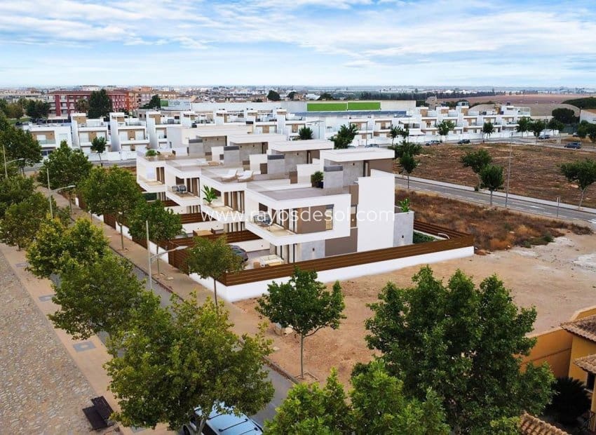 3 bedroom Villa for sale in Pilar de la Horadada with pool - € 550,000 (Ref: 9708209)