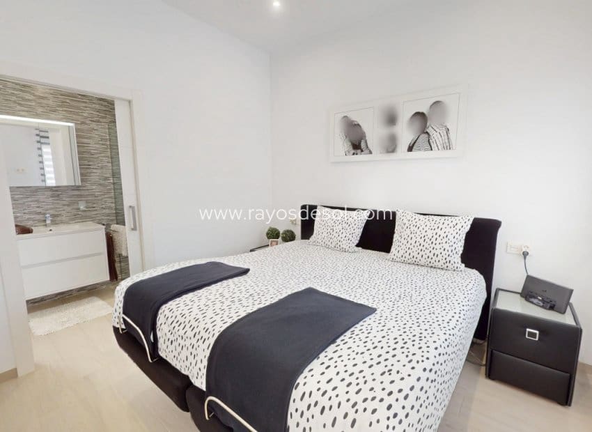 3 soverom Villa til salgs i Los Alcazares med svømmebasseng - € 469 000 (Ref: 9719120)