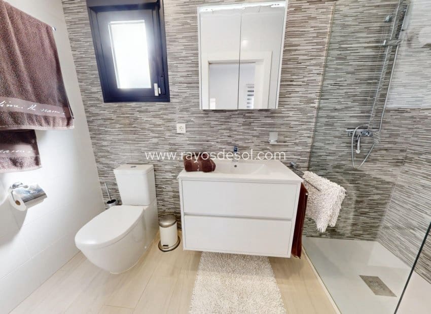 3 soverom Villa til salgs i Los Alcazares med svømmebasseng - € 469 000 (Ref: 9719120)