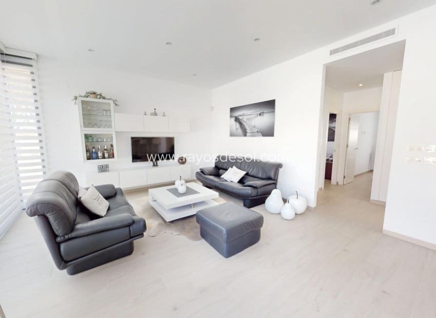 3 soverom Villa til salgs i Los Alcazares med svømmebasseng - € 469 000 (Ref: 9719120)