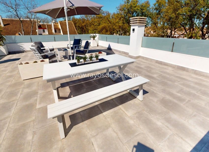 3 soverom Villa til salgs i Los Alcazares med svømmebasseng - € 469 000 (Ref: 9719120)