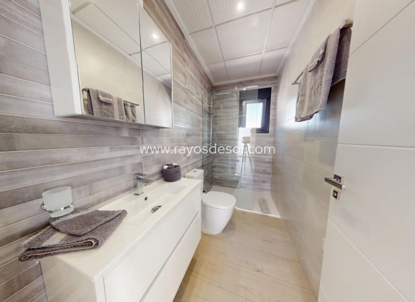 3 soverom Villa til salgs i Los Alcazares med svømmebasseng - € 469 000 (Ref: 9719120)