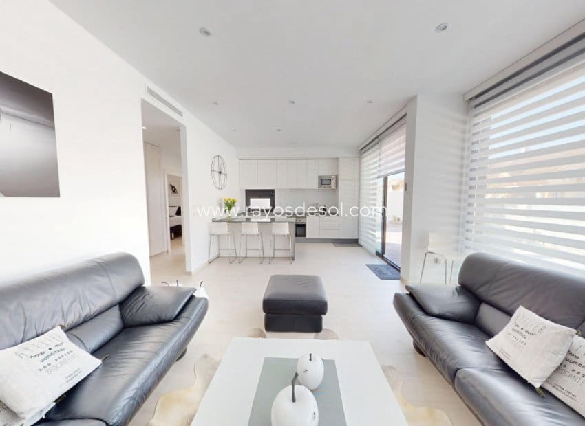 3 soverom Villa til salgs i Los Alcazares med svømmebasseng - € 469 000 (Ref: 9719120)