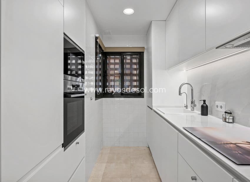 Apartamento de 2 habitaciones en Los Alcázares en venta con piscina - 259.000 € (Ref: 9719121)