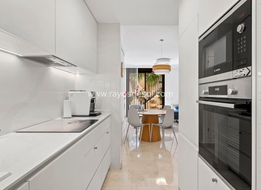 Apartamento de 2 habitaciones en Los Alcázares en venta con piscina - 259.000 € (Ref: 9719121)