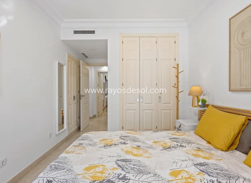 Apartamento de 2 habitaciones en Los Alcázares en venta con piscina - 259.000 € (Ref: 9719121)