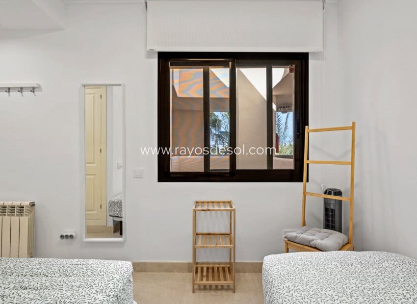 Apartamento de 2 habitaciones en Los Alcázares en venta con piscina - 259.000 € (Ref: 9719121)