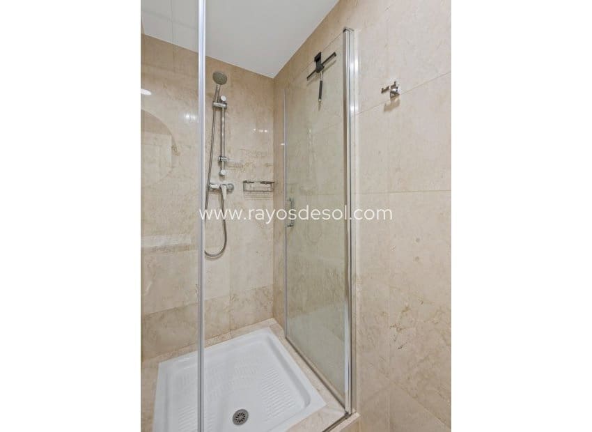 Apartamento de 2 habitaciones en Los Alcázares en venta con piscina - 259.000 € (Ref: 9719121)