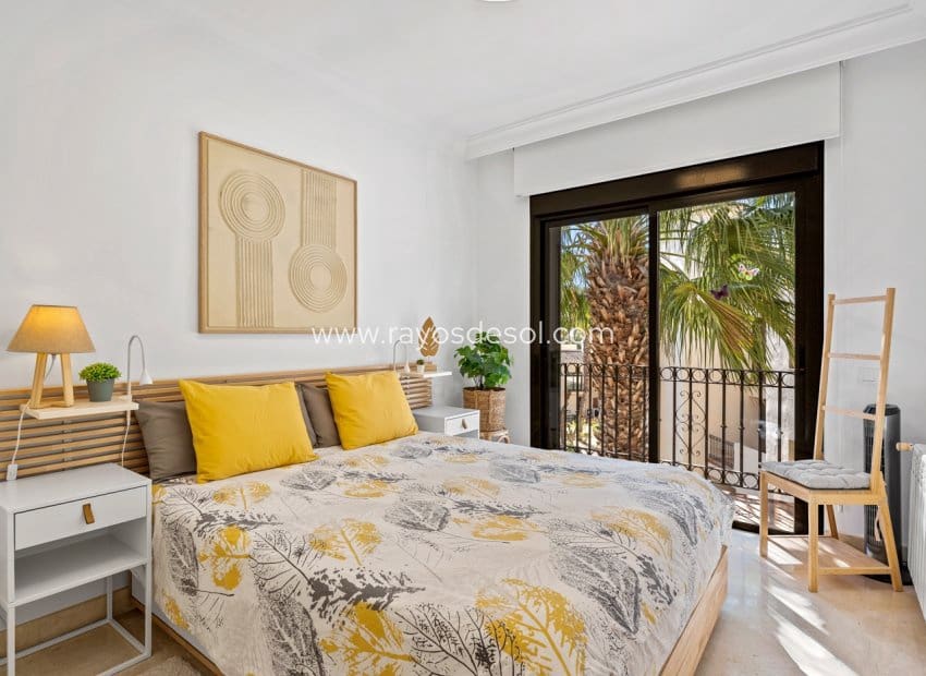 Apartamento de 2 habitaciones en Los Alcázares en venta con piscina - 259.000 € (Ref: 9719121)