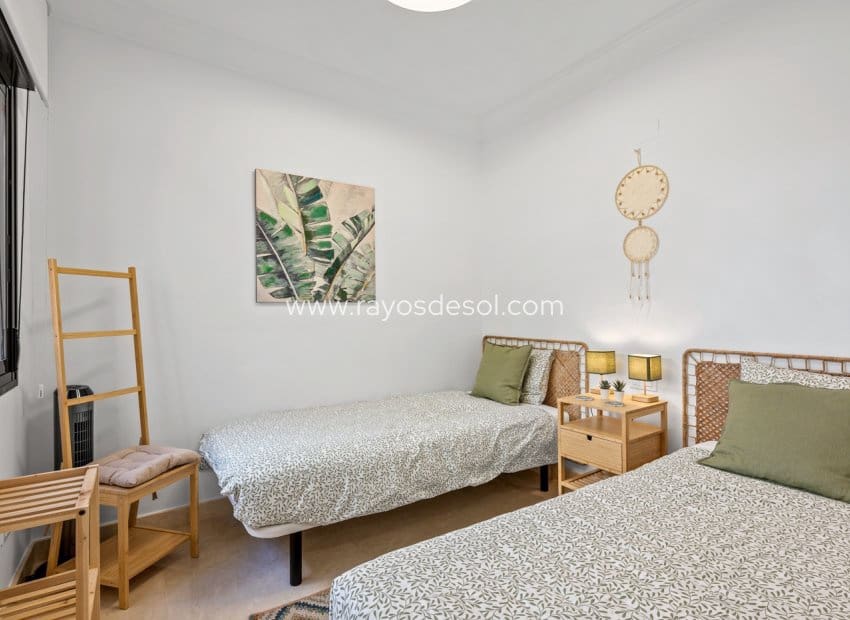 Apartamento de 2 habitaciones en Los Alcázares en venta con piscina - 259.000 € (Ref: 9719121)