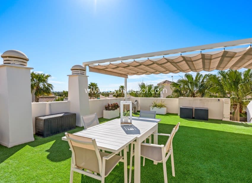 Apartamento de 2 habitaciones en Los Alcázares en venta con piscina - 259.000 € (Ref: 9719121)