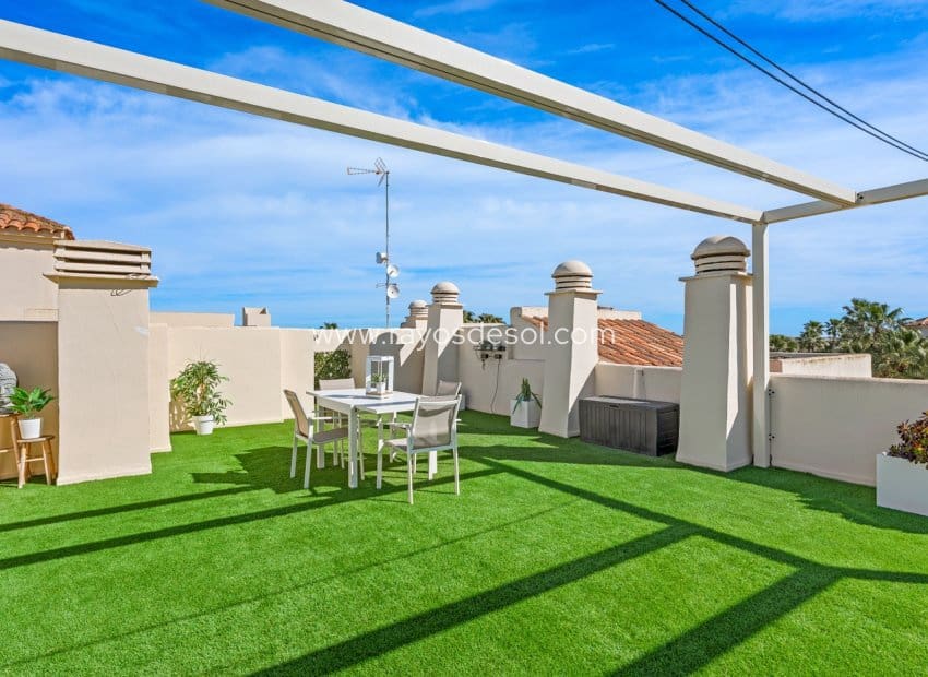 Apartamento de 2 habitaciones en Los Alcázares en venta con piscina - 259.000 € (Ref: 9719121)