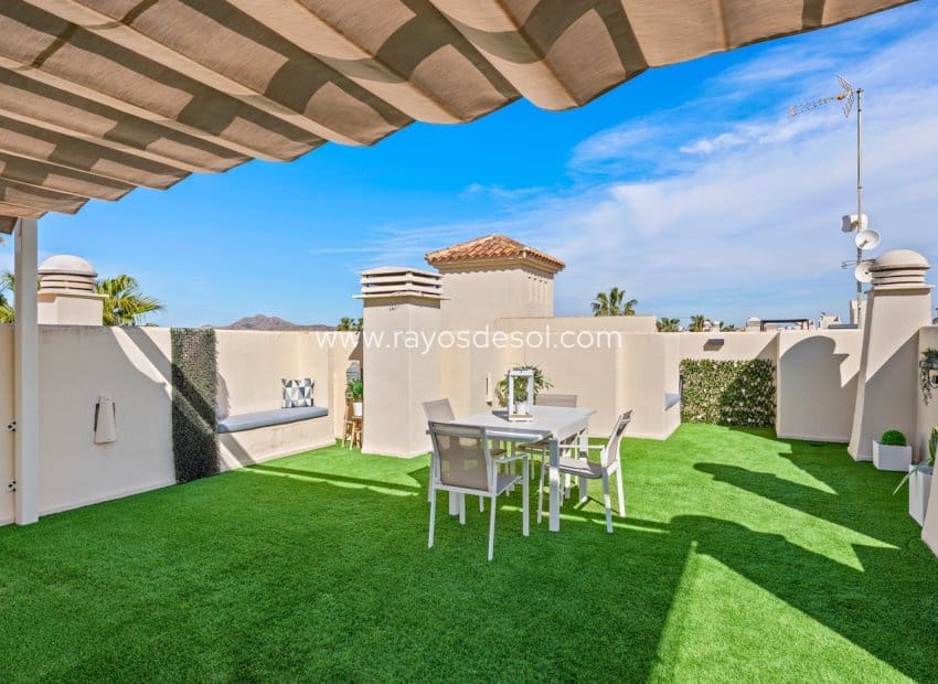 Apartamento de 2 habitaciones en Los Alcázares en venta con piscina - 259.000 € (Ref: 9719121)