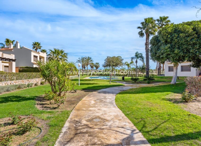 Apartamento de 2 habitaciones en Los Alcázares en venta con piscina - 259.000 € (Ref: 9719121)