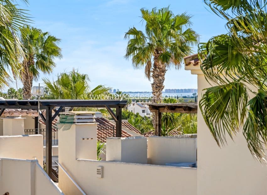 Apartamento de 2 habitaciones en Los Alcázares en venta con piscina - 259.000 € (Ref: 9719121)