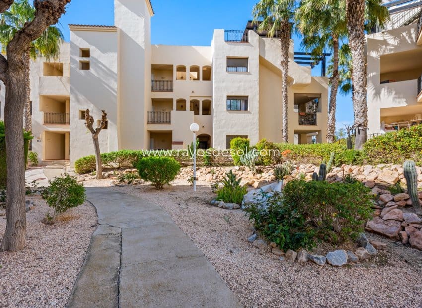 Apartamento de 2 habitaciones en Los Alcázares en venta con piscina - 259.000 € (Ref: 9719121)