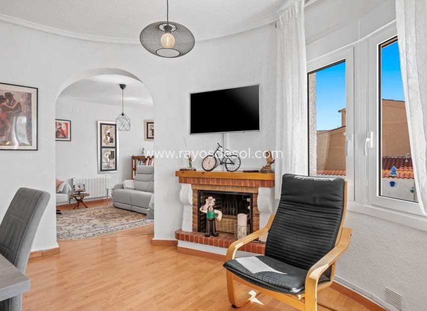 Chalet de 3 habitaciones en Rojales en venta con piscina - 495.000 € (Ref: 9723902)