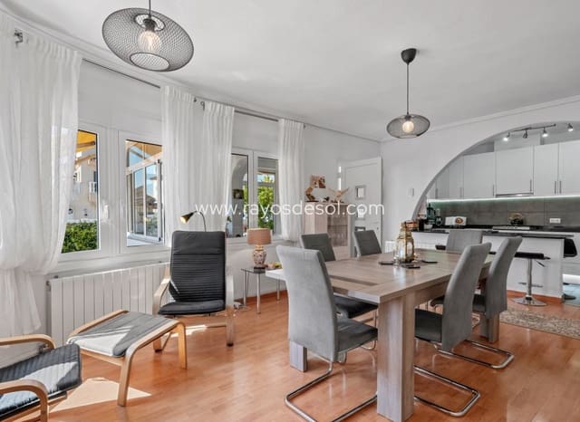 Chalet de 3 habitaciones en Ciudad Quesada, Rojales en venta con piscina - 495.000 € (Ref: 9723902)