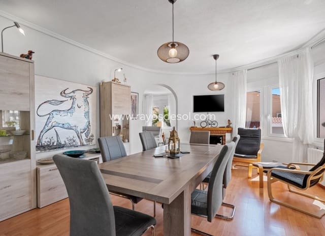 Chalet de 3 habitaciones en Ciudad Quesada, Rojales en venta con piscina - 495.000 € (Ref: 9723902)