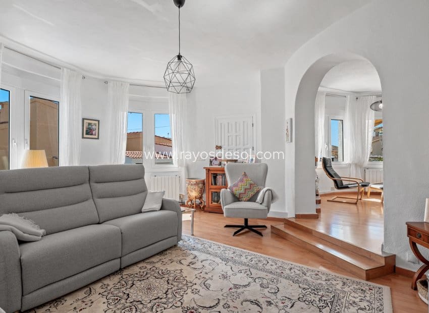 Chalet de 3 habitaciones en Rojales en venta con piscina - 495.000 € (Ref: 9723902)