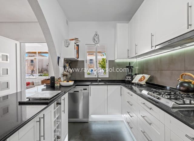 Chalet de 3 habitaciones en Ciudad Quesada, Rojales en venta con piscina - 495.000 € (Ref: 9723902)