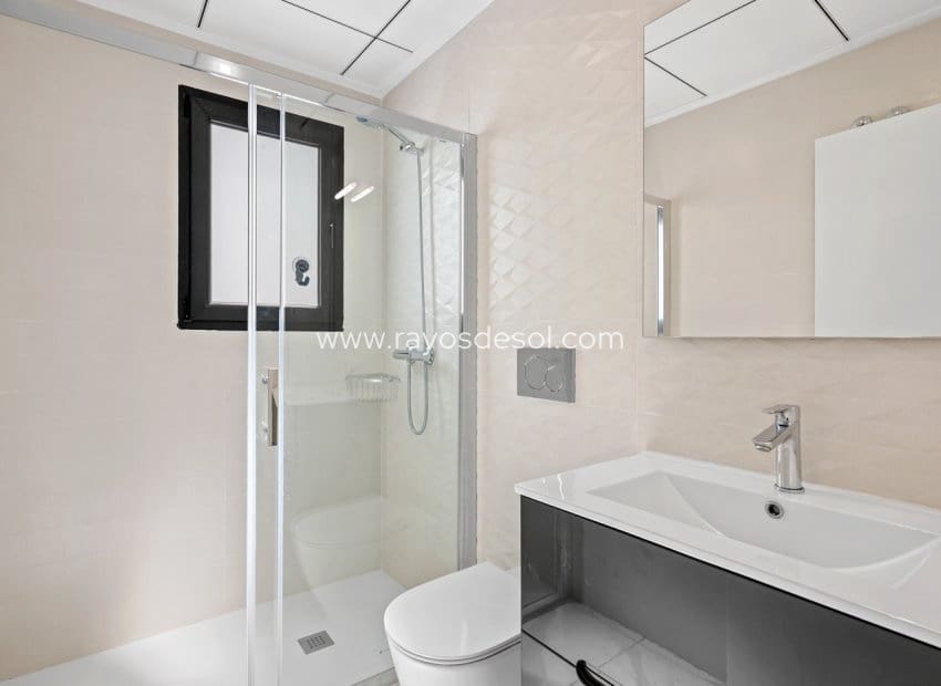 3 bedroom Villa for sale in Benijofar with pool - € 410,000 (Ref: 9747092)