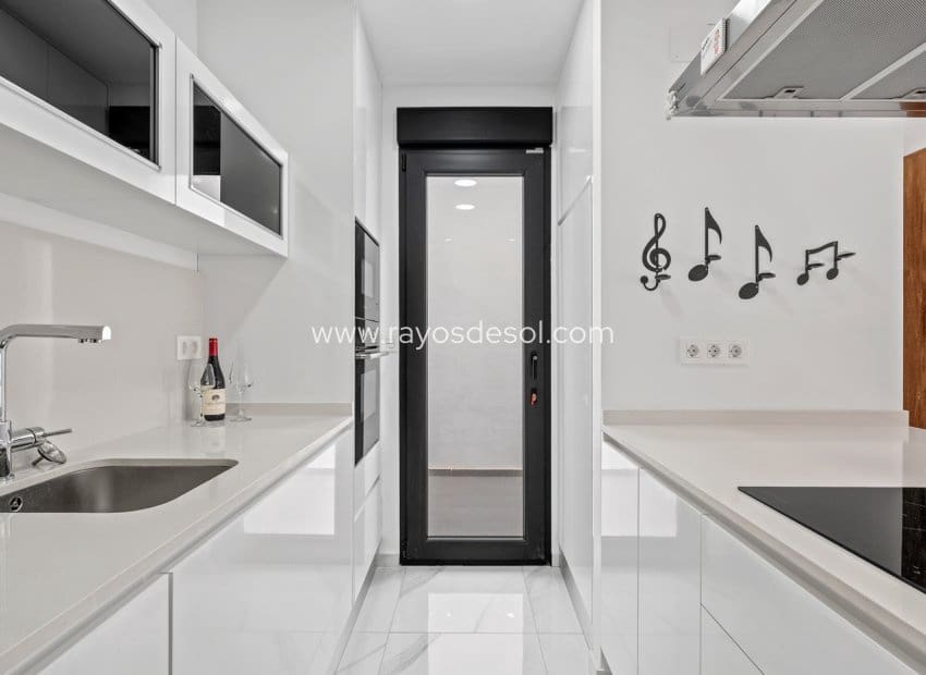 3 bedroom Villa for sale in Benijofar with pool - € 410,000 (Ref: 9747092)