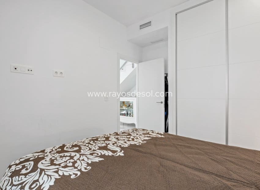 3 bedroom Villa for sale in Benijofar with pool - € 410,000 (Ref: 9747092)