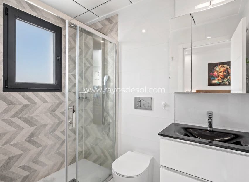 3 bedroom Villa for sale in Benijofar with pool - € 410,000 (Ref: 9747092)