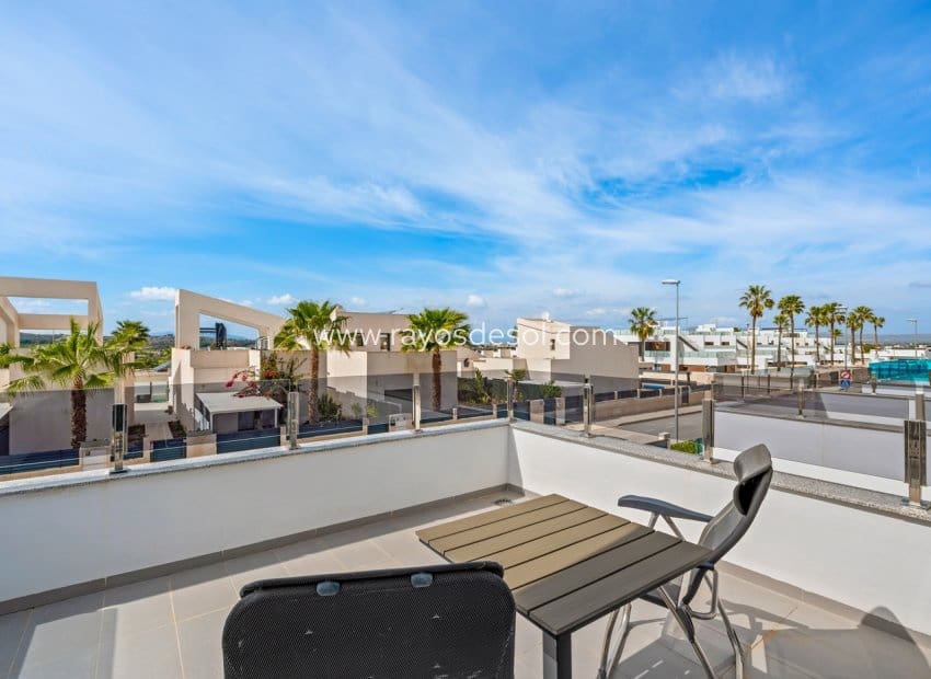 3 bedroom Villa for sale in Benijofar with pool - € 410,000 (Ref: 9747092)