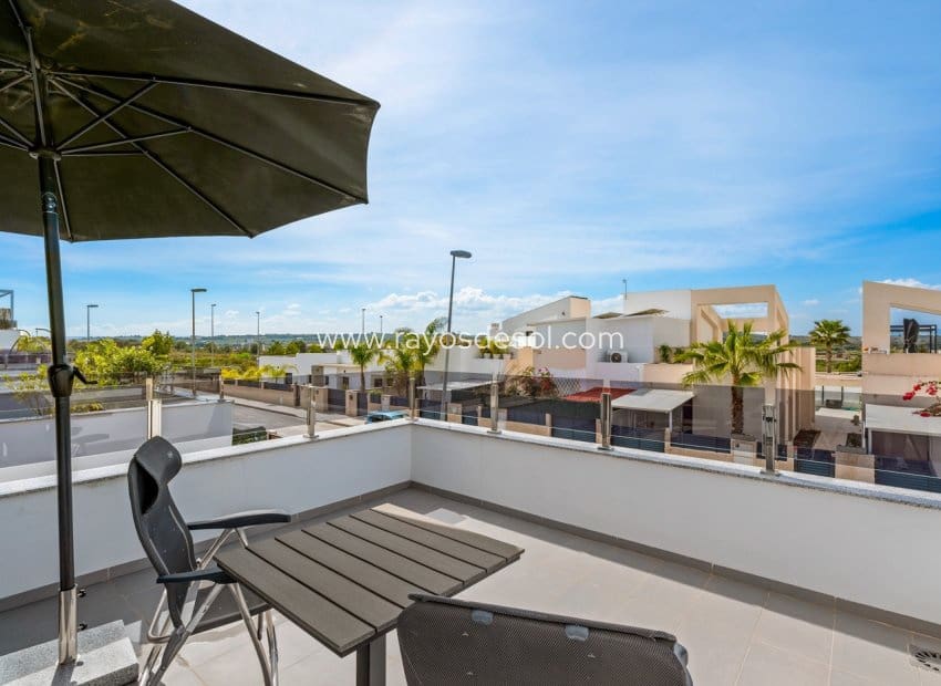 3 bedroom Villa for sale in Benijofar with pool - € 410,000 (Ref: 9747092)