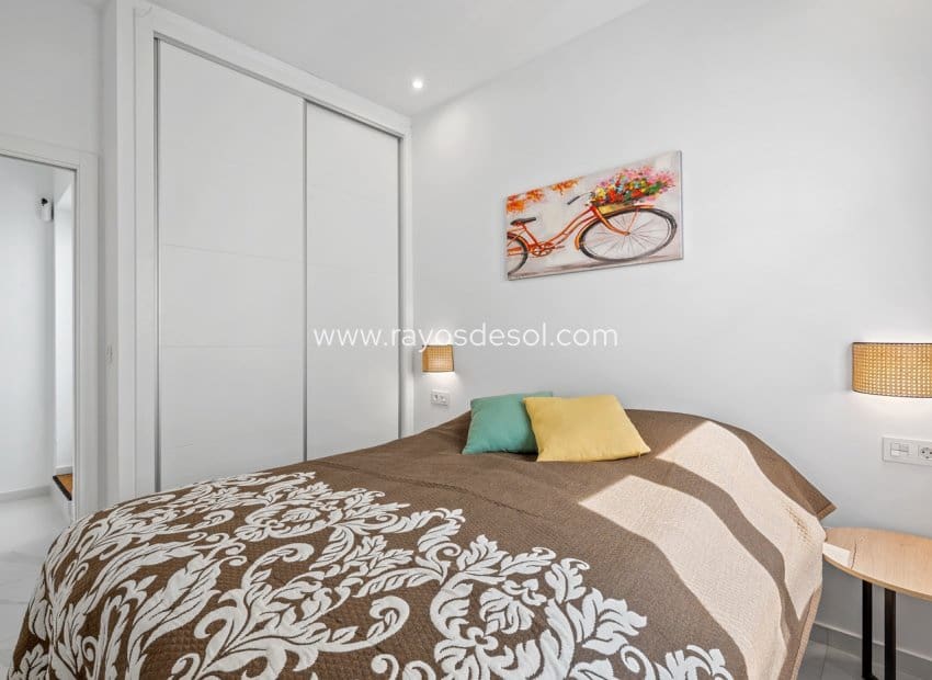 3 bedroom Villa for sale in Benijofar with pool - € 410,000 (Ref: 9747092)