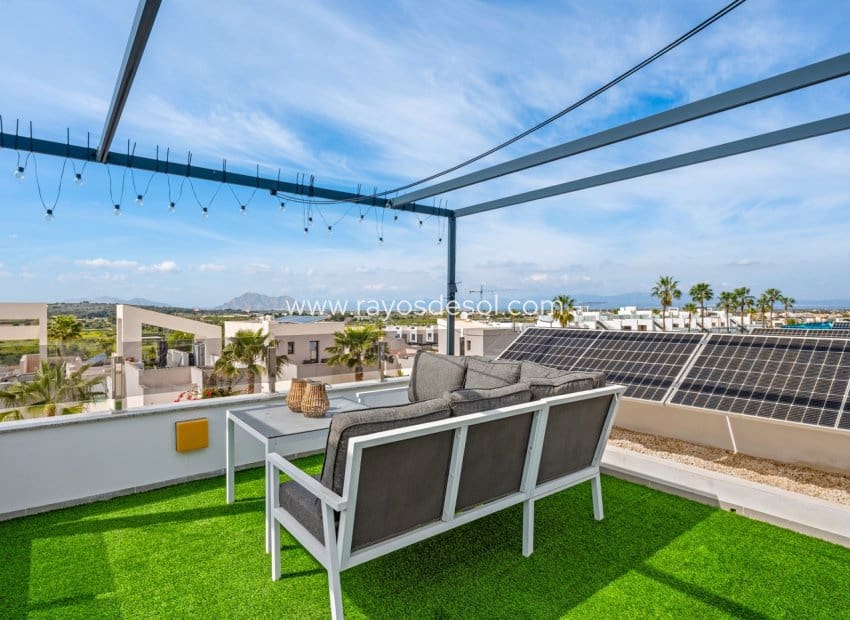 3 bedroom Villa for sale in Benijofar with pool - € 410,000 (Ref: 9747092)