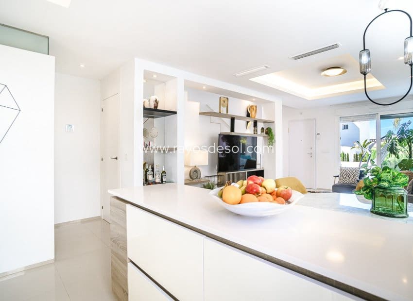 3 soveværelse Villa til salg i Ciudad Quesada med swimmingpool - € 390.000 (Ref: 9755869)