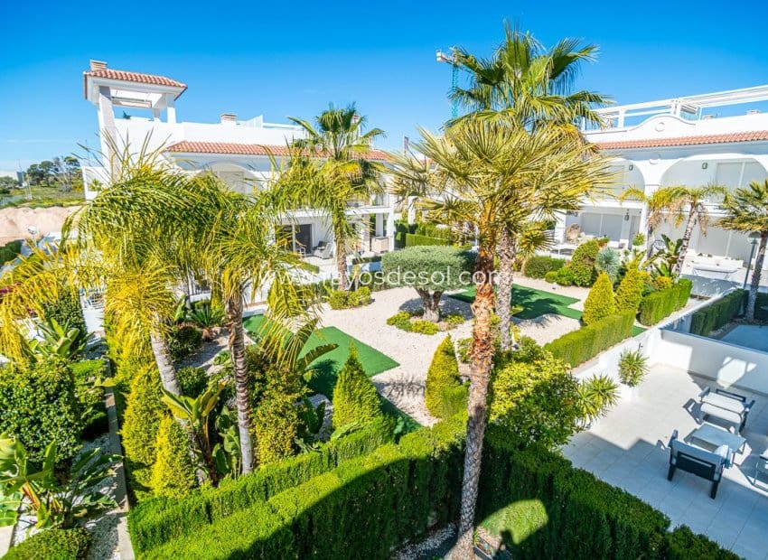 3 soveværelse Villa til salg i Ciudad Quesada med swimmingpool - € 390.000 (Ref: 9755869)