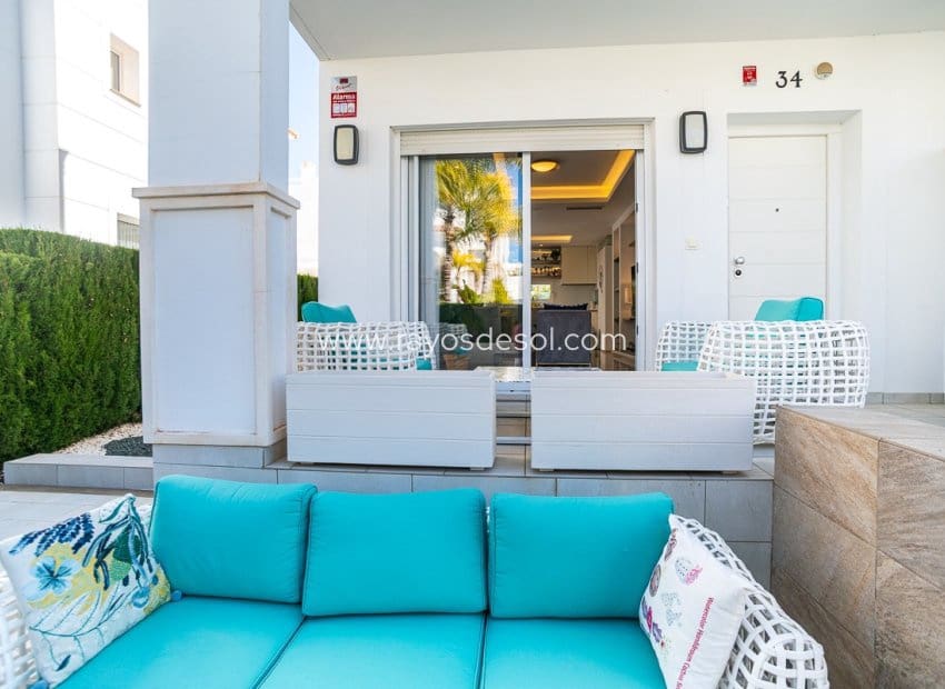 2 bedroom Villa for sale in Ciudad Quesada with pool - € 390,000 (Ref: 9755869)