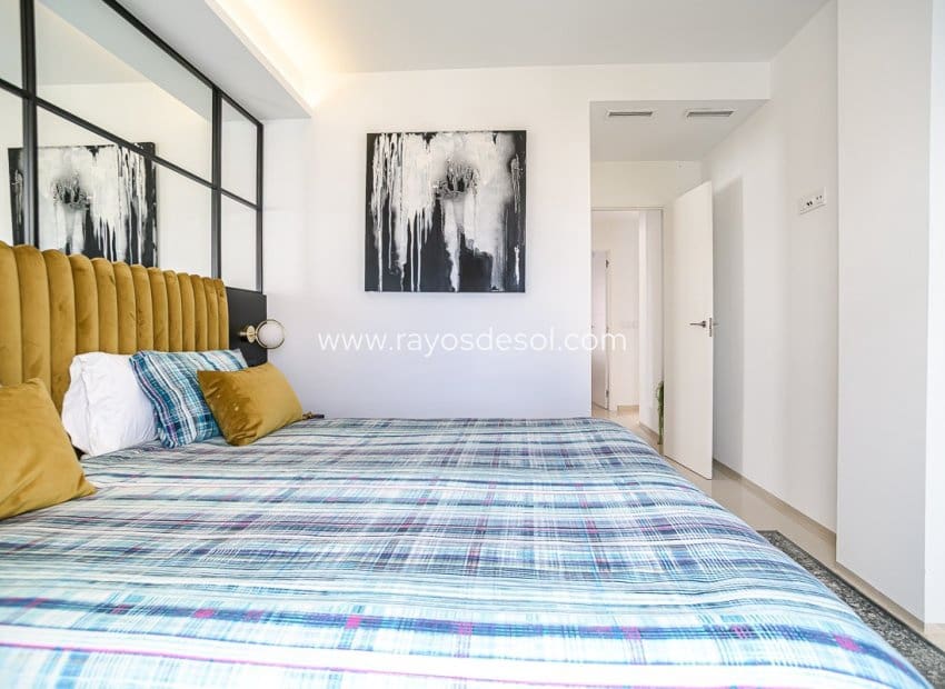 2 bedroom Villa for sale in Ciudad Quesada with pool - € 390,000 (Ref: 9755869)
