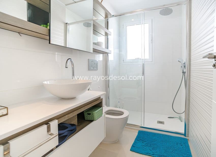 2 bedroom Villa for sale in Ciudad Quesada with pool - € 390,000 (Ref: 9755869)