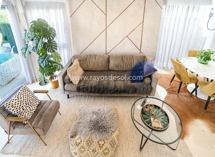 2 bedroom Villa for sale in Ciudad Quesada with pool - € 390,000 (Ref: 9755869)