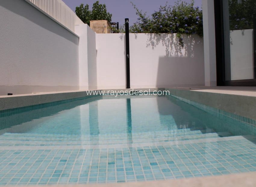 3 quarto Moradia para venda em Torre de la Horadada com piscina - 589 000 € (Ref: 9778765)