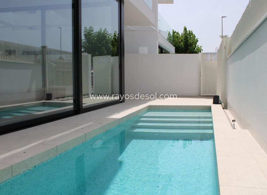 3 quarto Moradia para venda em Torre de la Horadada com piscina - 589 000 € (Ref: 9778765)