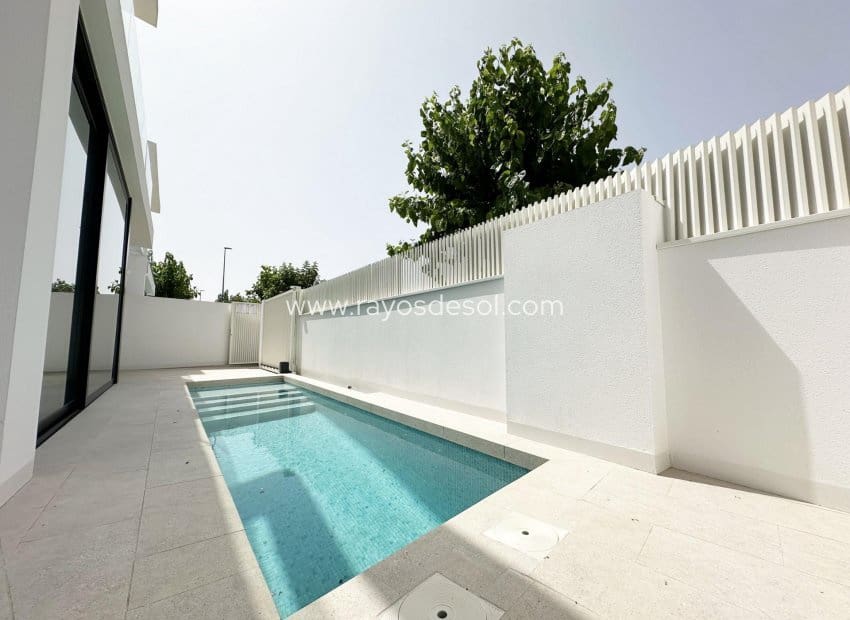 3 quarto Moradia para venda em Torre de la Horadada com piscina - 589 000 € (Ref: 9778765)