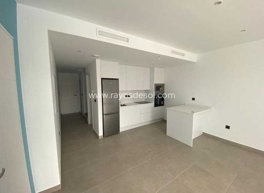 3 soveværelse Villa til salg i Los Alcazares med swimmingpool - € 419.900 (Ref: 9781430)