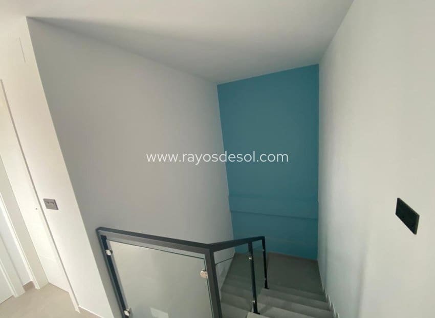 3 soveværelse Villa til salg i Los Alcazares med swimmingpool - € 419.900 (Ref: 9781430)