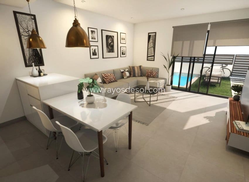 3 soveværelse Villa til salg i Los Alcazares med swimmingpool - € 419.900 (Ref: 9781430)