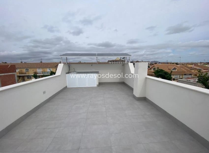 3 Zimmer Villa zu verkaufen in Los Alcazares mit Pool - 419.900 € (Ref: 9781430)