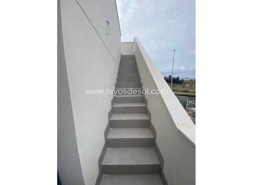 3 Zimmer Villa zu verkaufen in Los Alcazares mit Pool - 419.900 € (Ref: 9781430)