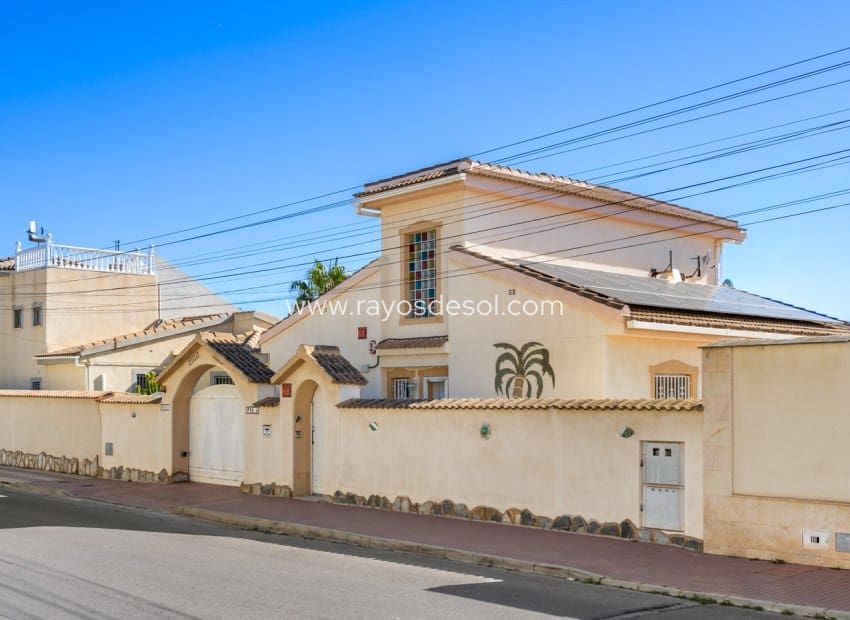 3 soveværelse Villa til salg i Rojales - € 495.000 (Ref: 9798500)